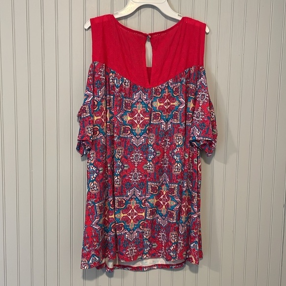 TORRID Super Soft Knit Tile Print Short Sleeve Cold Shoulder Blouse | 3X NWT - Picture 7 of 9